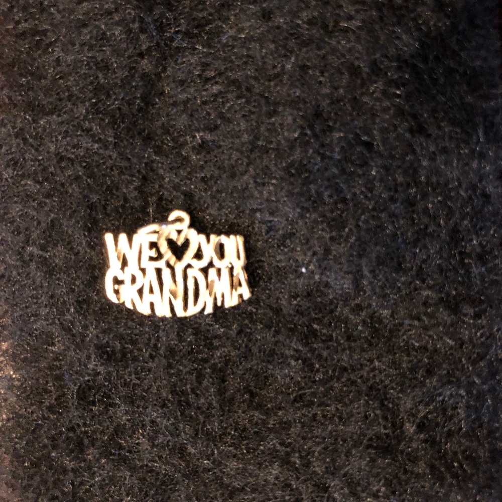 14k We Love you Grandma charm